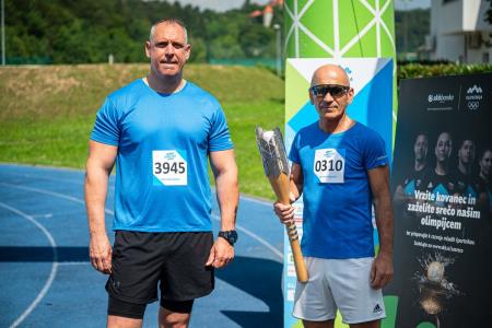 Slovenska_bakla_na_Mirni_foto_OKS (3)